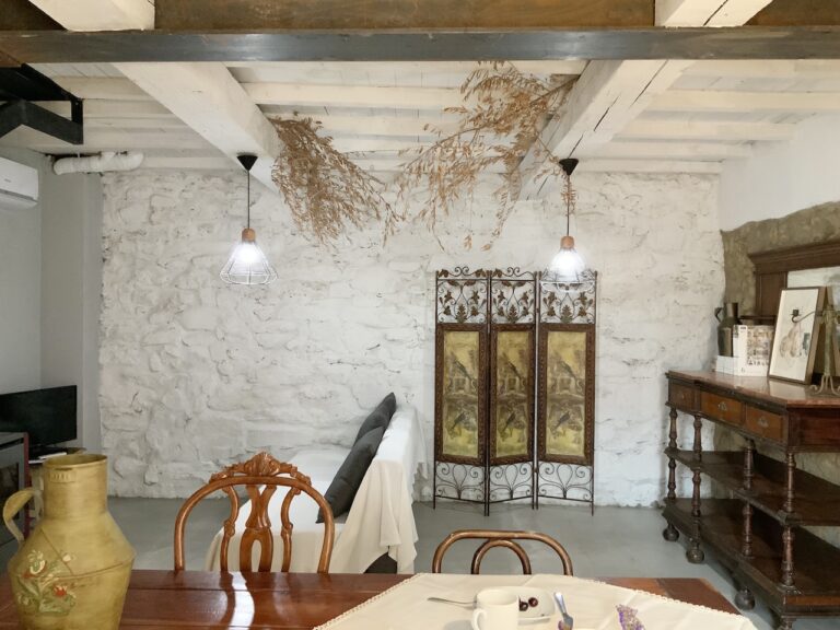 GRULLA GRIS VISTA SALON